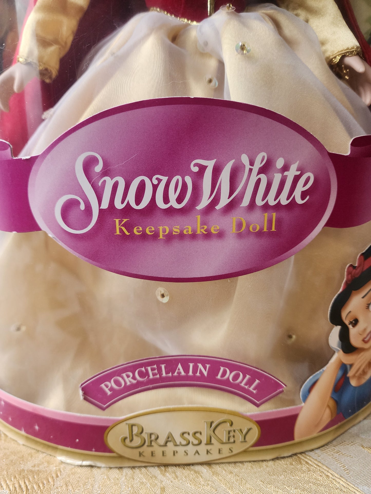 Disney Princess Snow White Brass Key Collectible Keepsakes Porcelain Doll 2004