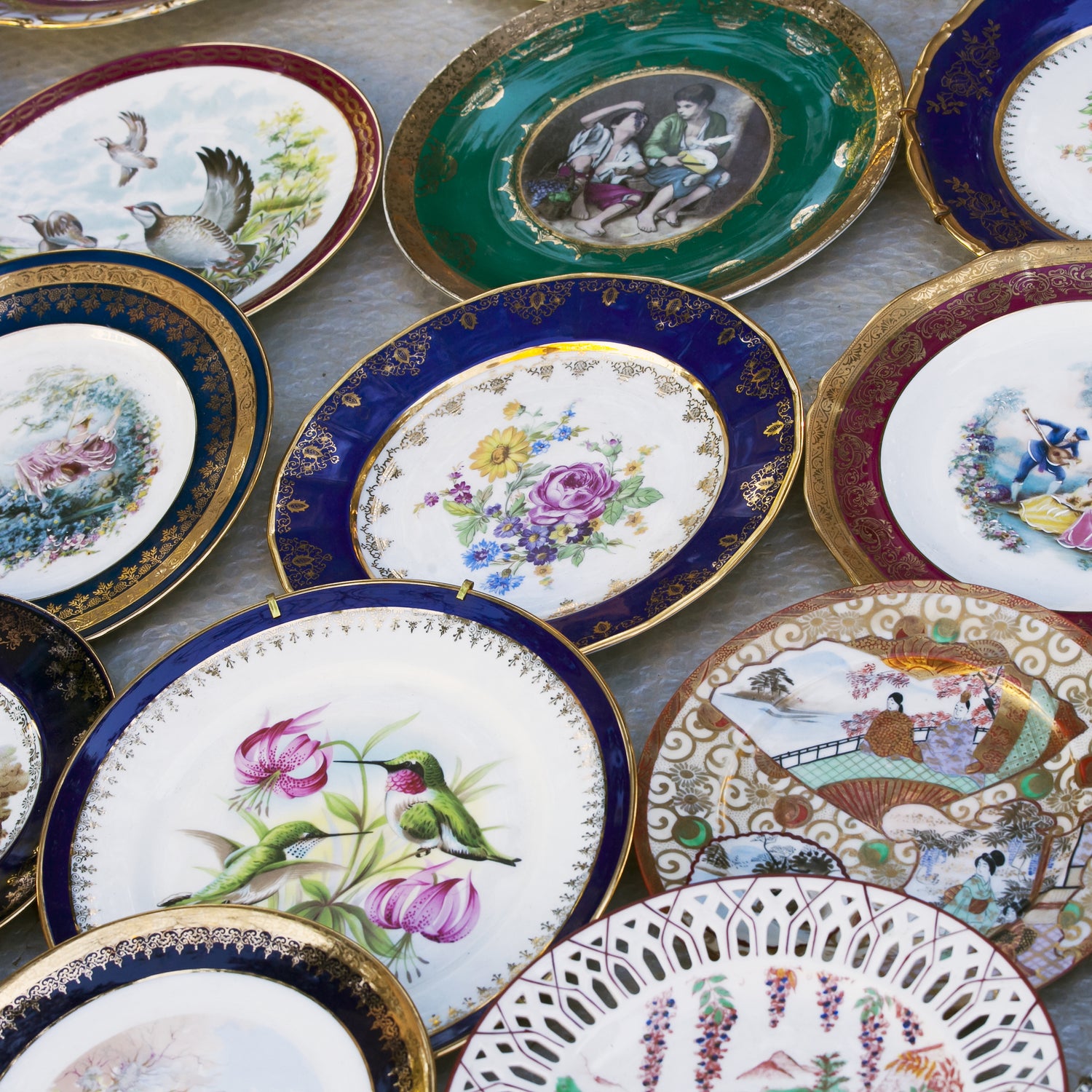 Vintage Plates & Dinner Sets