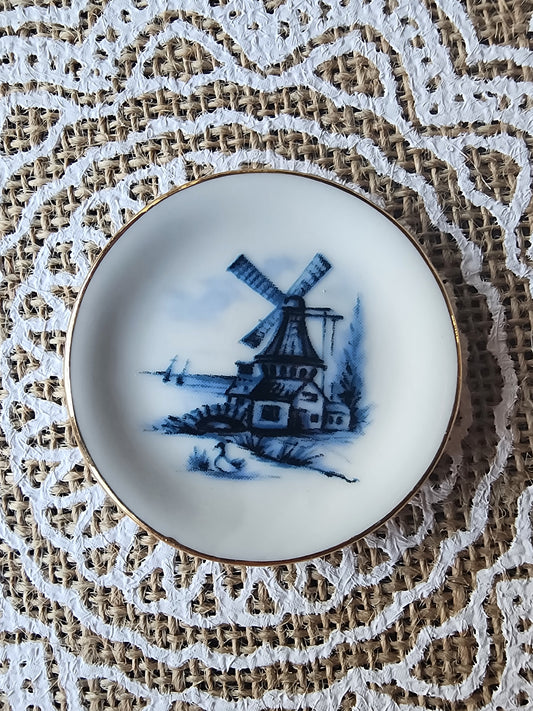 Dollhouse Miniatures Vintage Crown West Fine Porcelain Blue and White Windmill Plate 2"