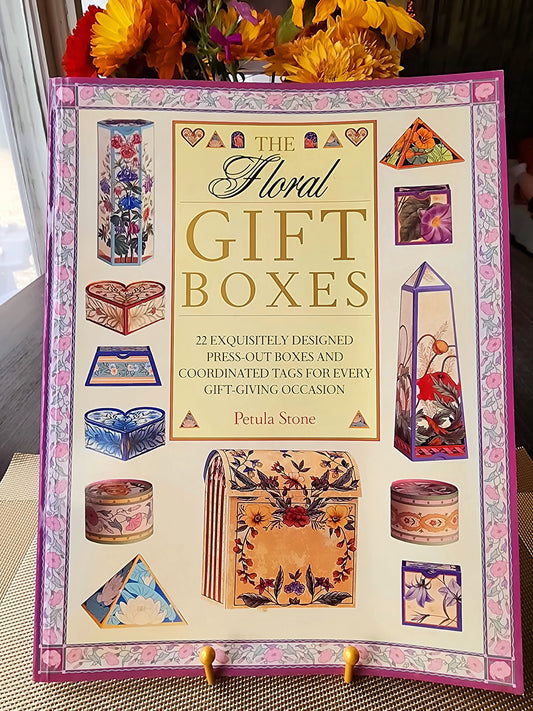 The Floral Gift Boxes by Hearst Books Illustrated by Petula Stone - 22 Press-Out Boxes & Tags