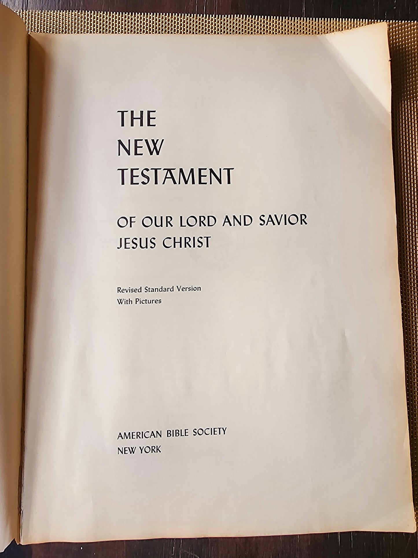 The New Testament: Revised Standard Version w/ Pictures (1946, Paperback)