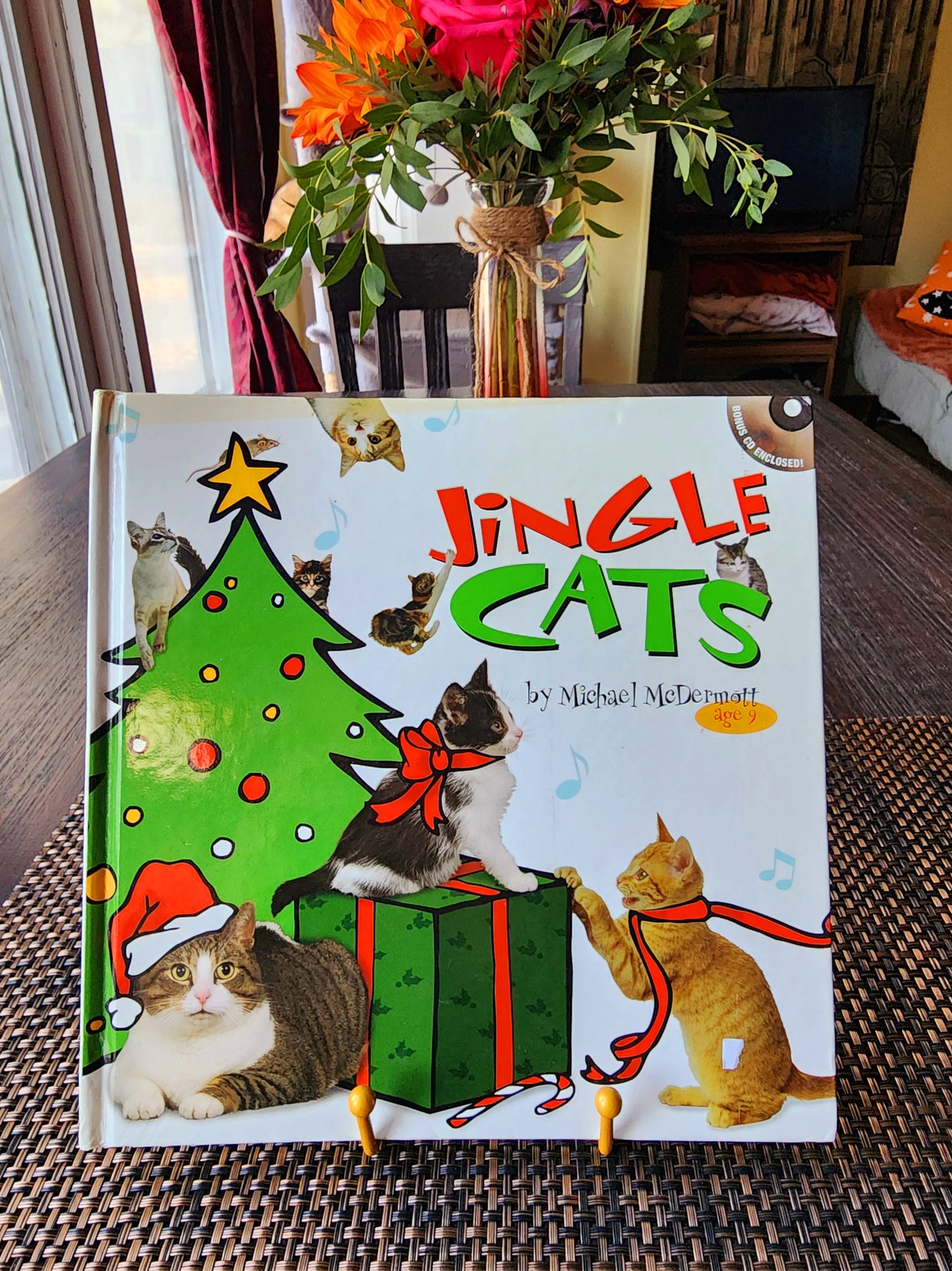 "Jingle Cats" by Michael McDermott (2004, Hardcover, CD Included)