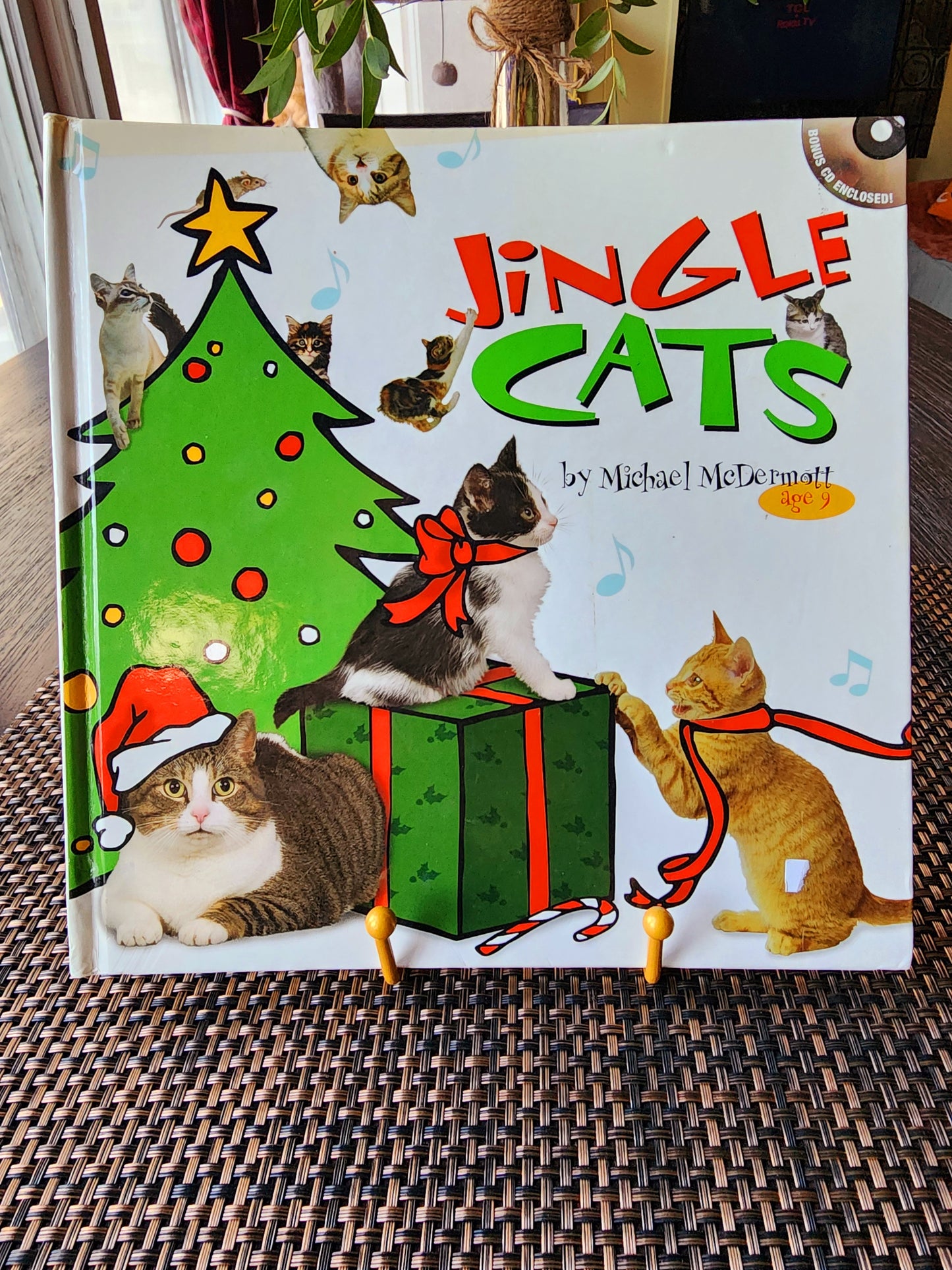 "Jingle Cats" by Michael McDermott (2004, Hardcover, CD Included)