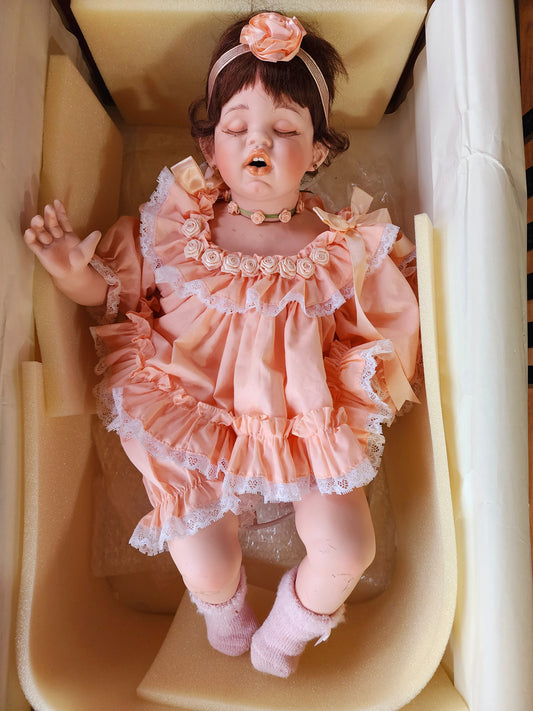 Vintage Fayzah Spanos “Peachee Cream” Porcelain Sleeping Baby Doll Limited Edition #382/2000