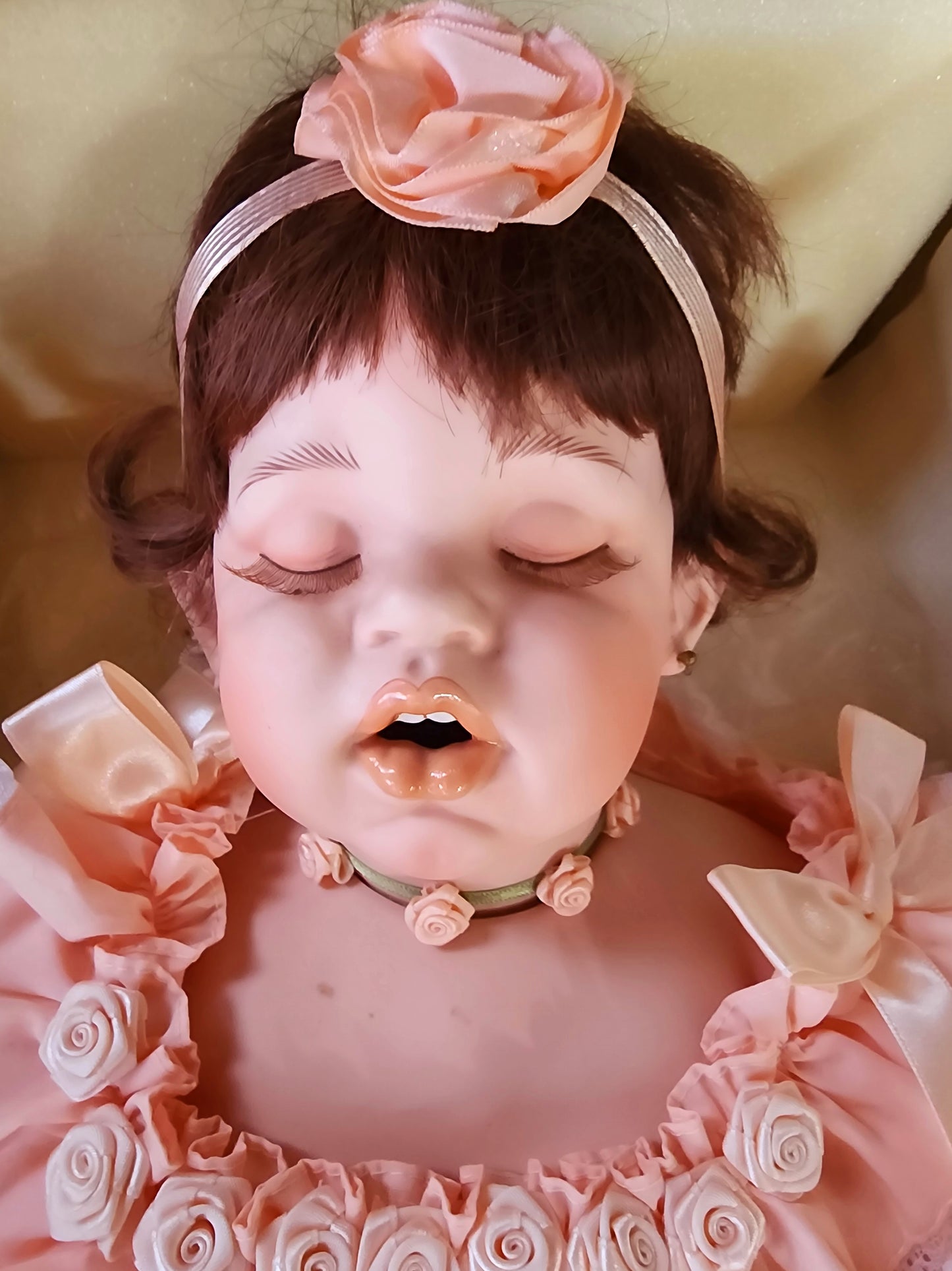 Vintage Fayzah Spanos “Peachee Cream” Porcelain Sleeping Baby Doll Limited Edition #382/2000