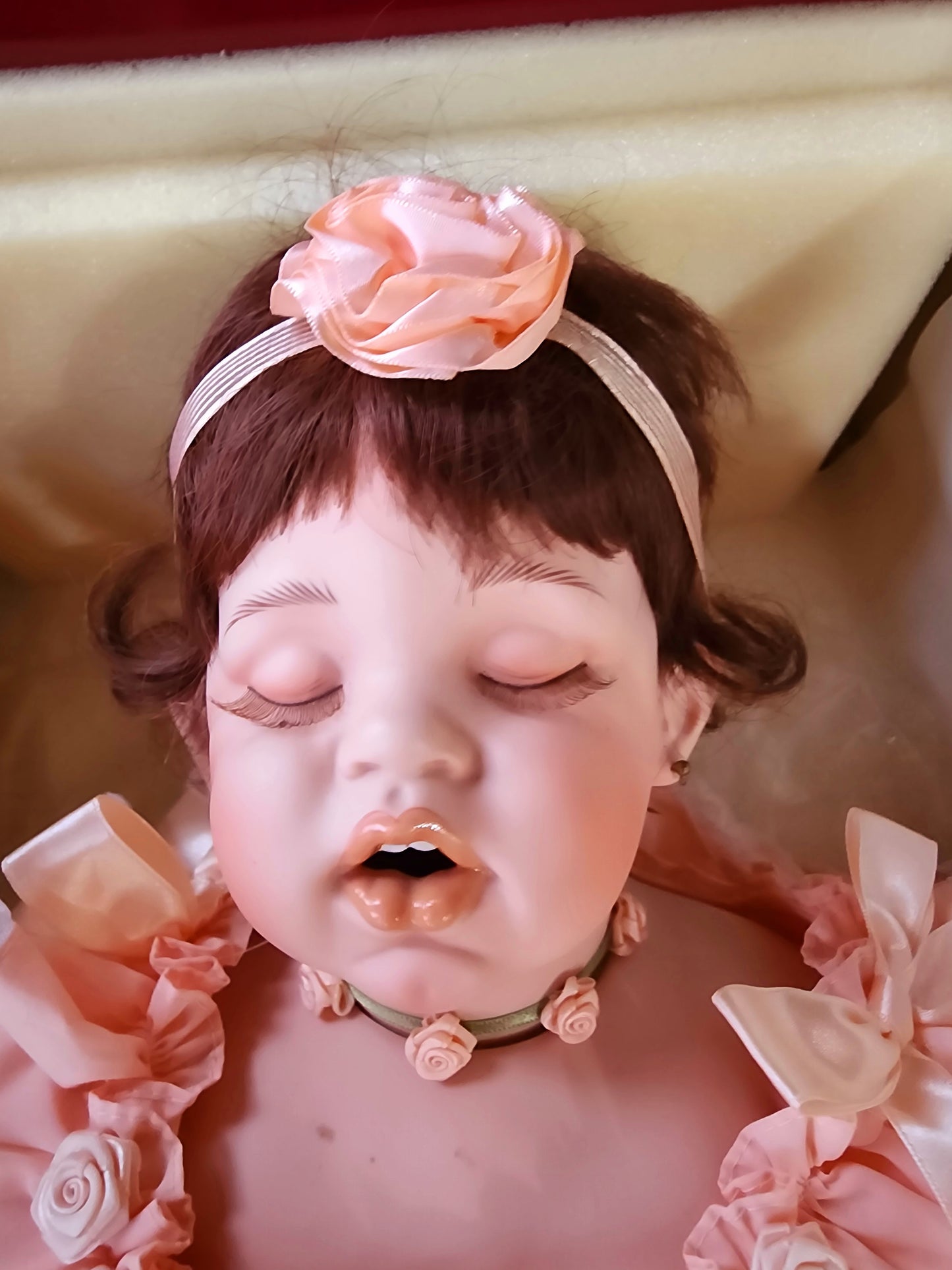 Vintage Fayzah Spanos “Peachee Cream” Porcelain Sleeping Baby Doll Limited Edition #382/2000