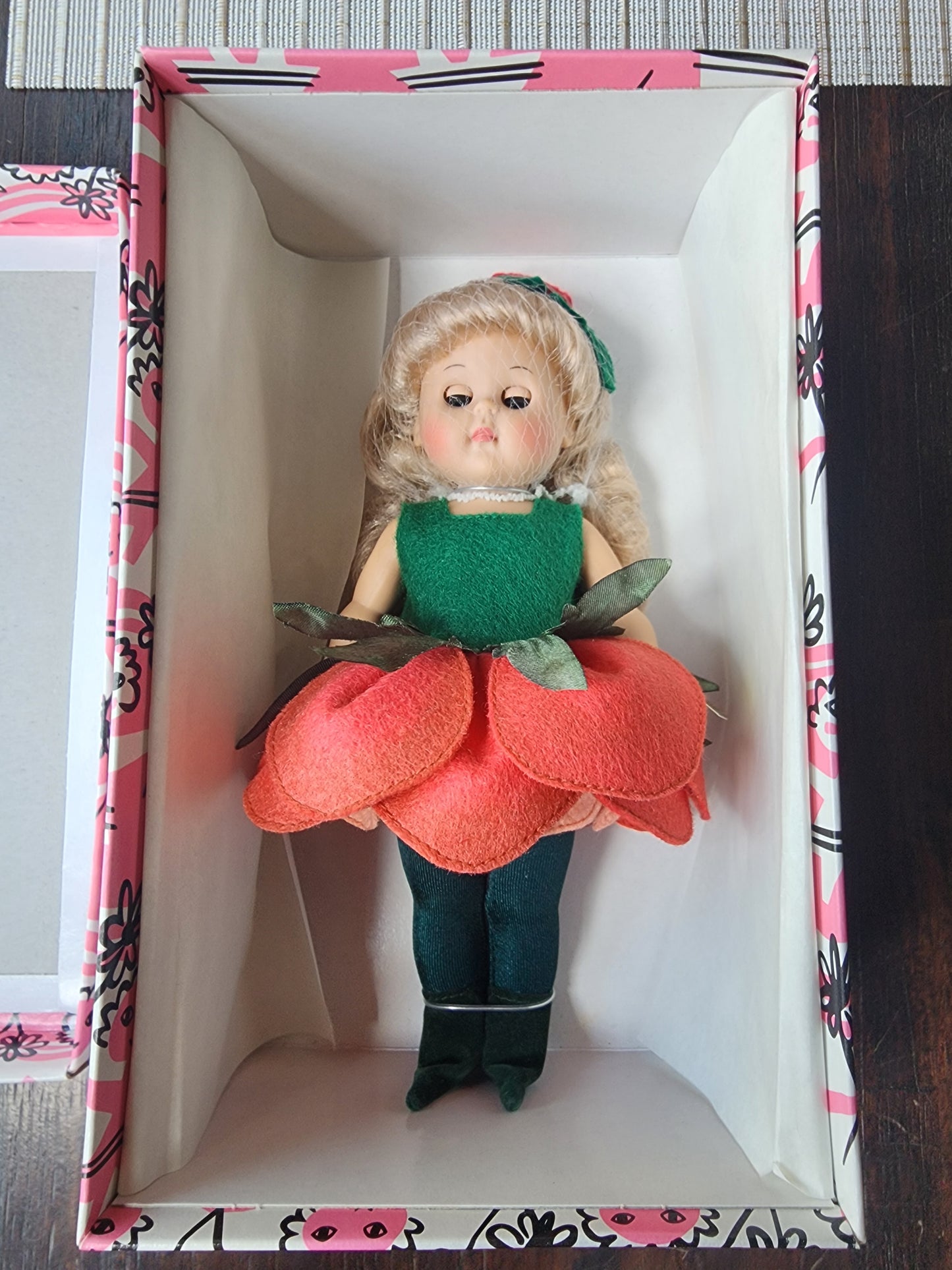 Vogue Ginny Cabbage Rose 8" Doll #1HP176 New NRFB
