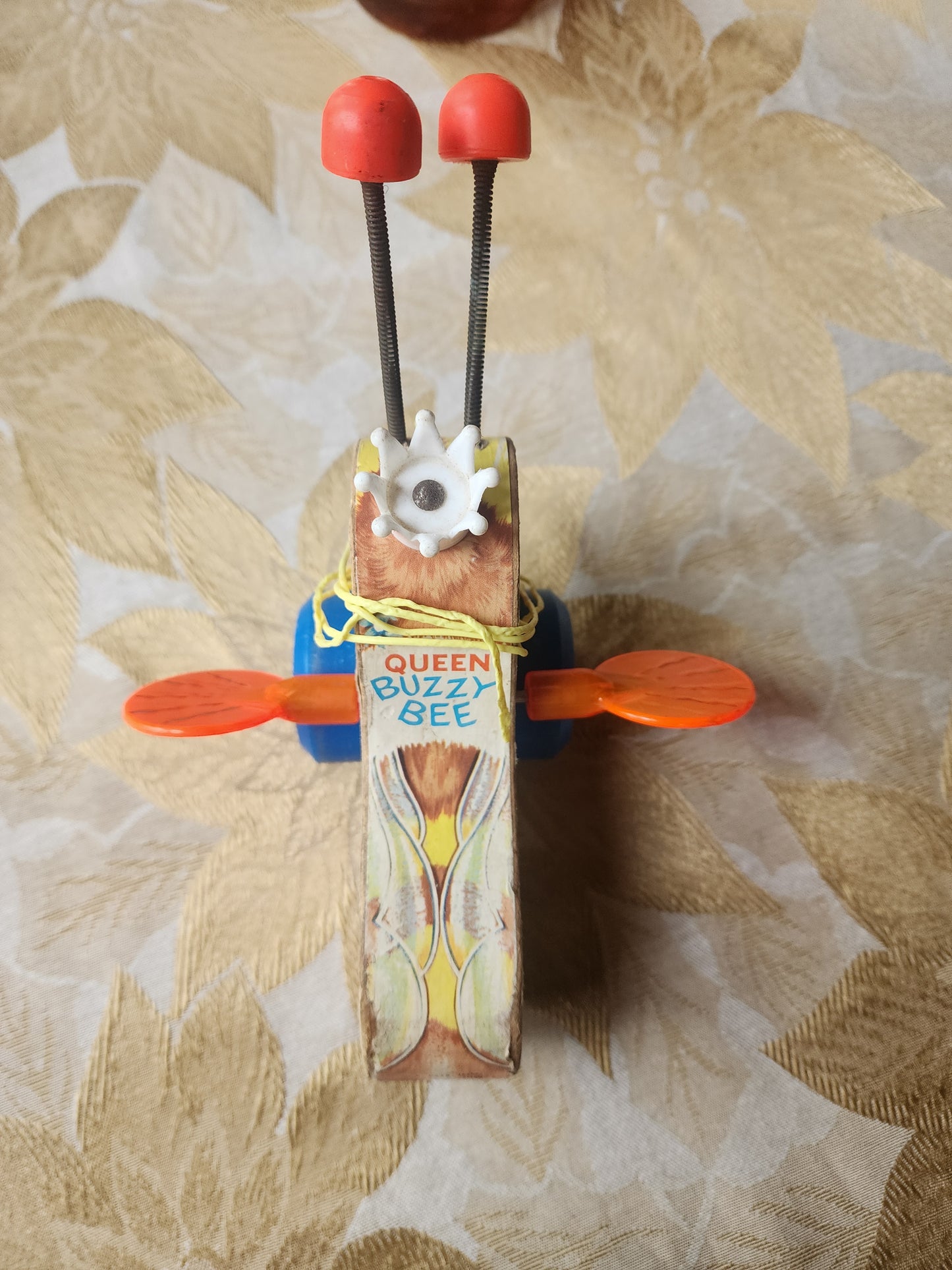 Vintage Fisher Price QUEEN BUZZY BEE #444 Wings Turn When Pulled, Wooden 1970s