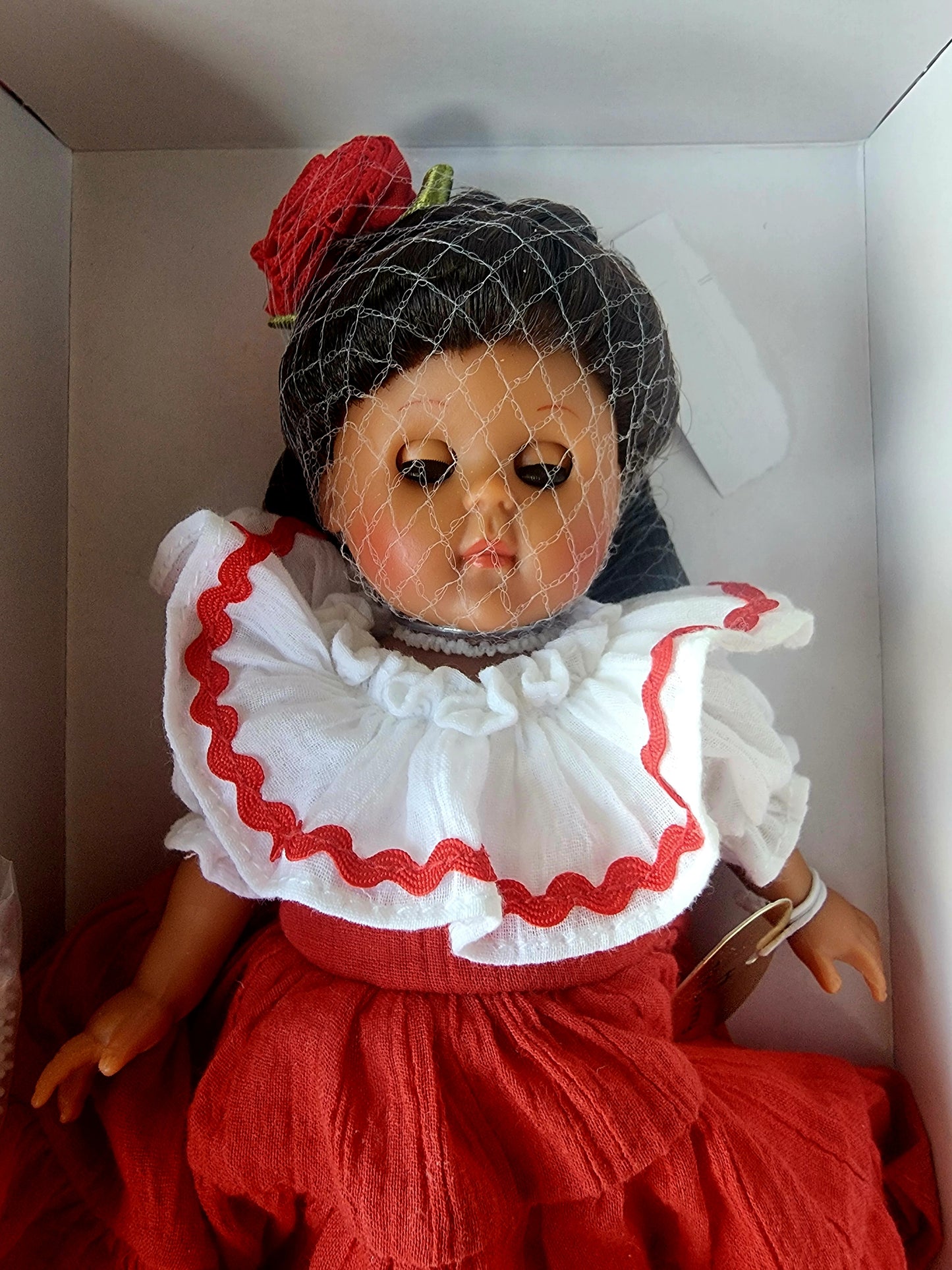 Ginny 8" Collectible Doll Mexico Doll #2HP231 New, NRFB