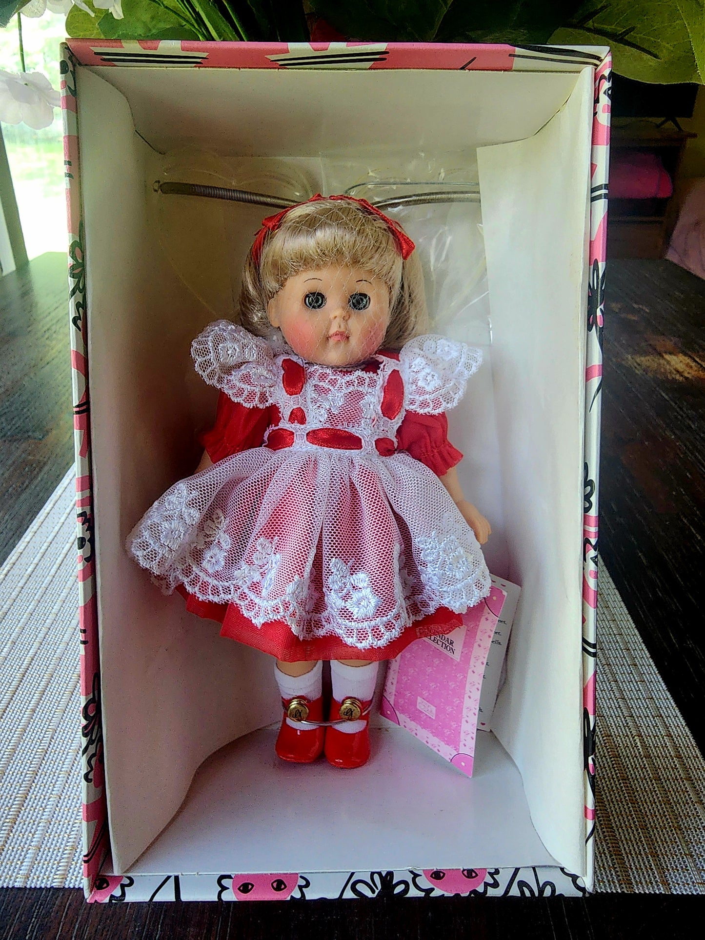 Vogue Doll Company Hi I’m Ginny February Valentine Girl New, NRFB