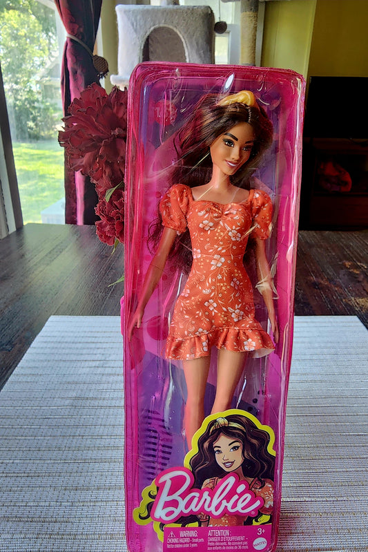 FASHIONISTAS HISPANIC TERESA BARBIE DOLL 2021 #182 ORANGE FLORAL DRESS GOLD BAND, NIB