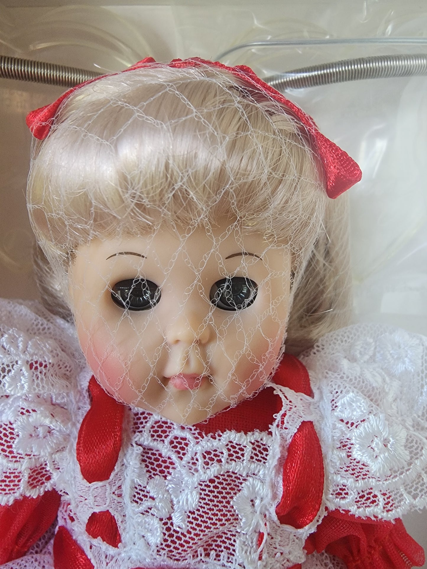 Vogue Doll Company Hi I’m Ginny February Valentine Girl New, NRFB