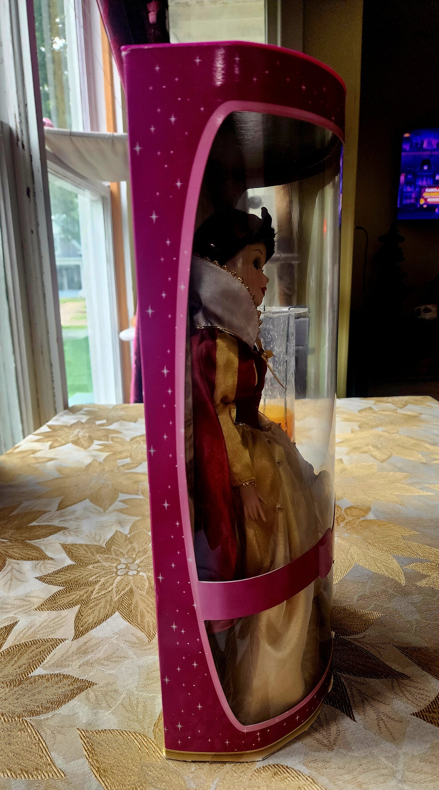 Disney Princess Snow White Brass Key Collectible Keepsakes Porcelain Doll 2004
